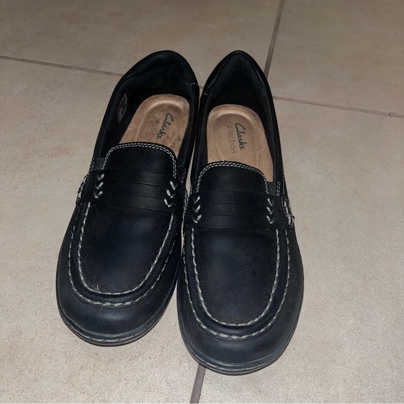 Clarks Shoes - Clarks women’s Black Loafers